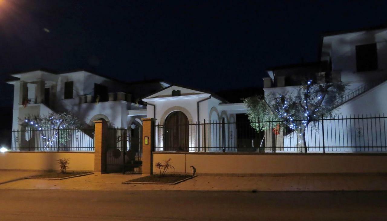 Residence Stella Del Gran Sasso Colledara Exterior foto