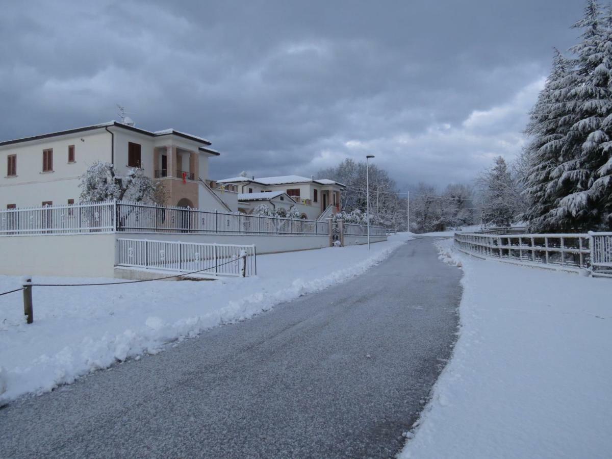 Residence Stella Del Gran Sasso Colledara Exterior foto