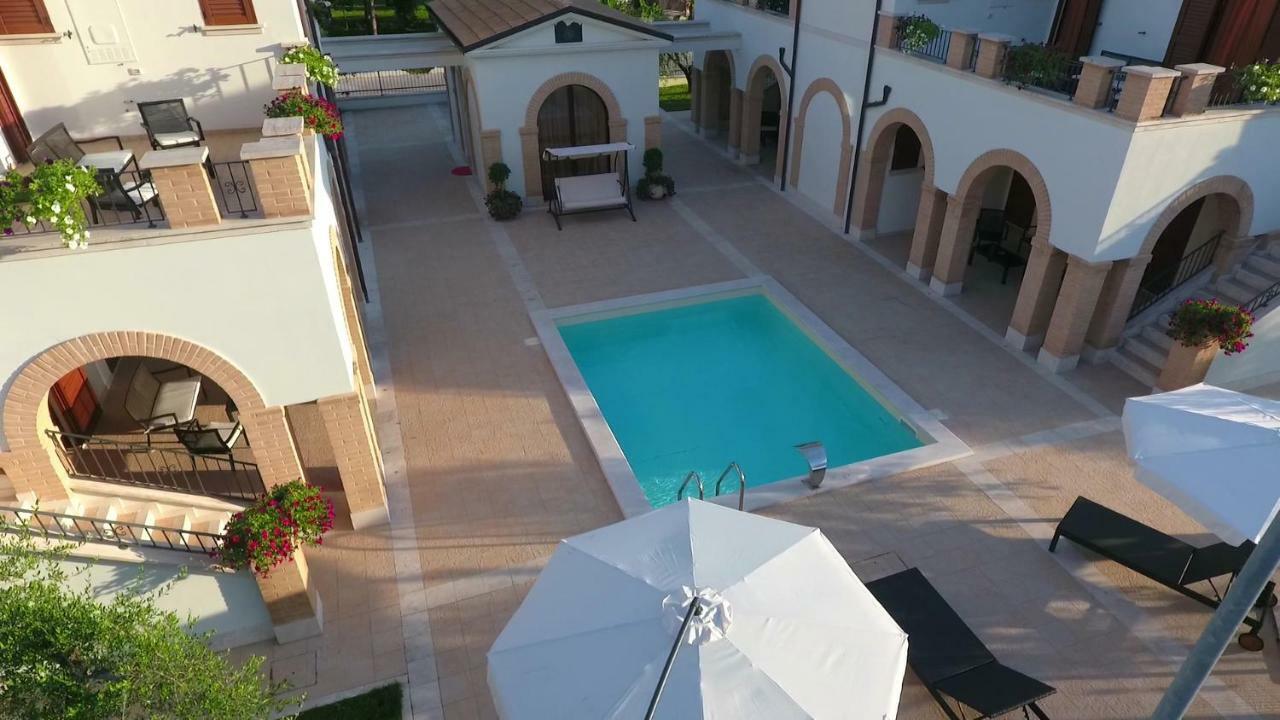 Residence Stella Del Gran Sasso Colledara Exterior foto
