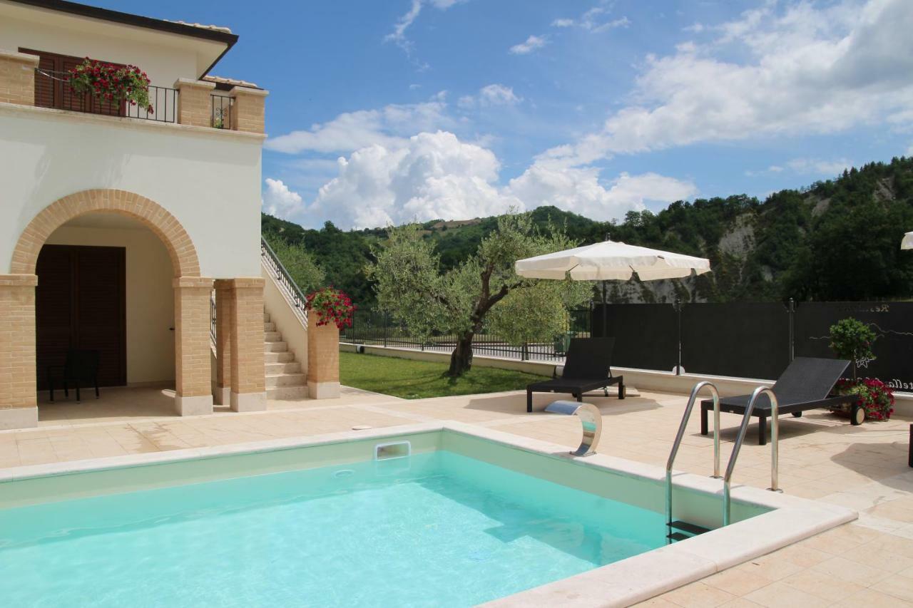Residence Stella Del Gran Sasso Colledara Exterior foto