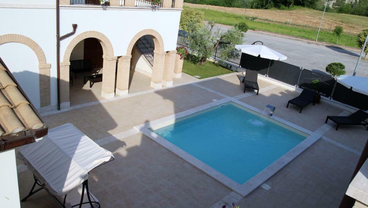 Residence Stella Del Gran Sasso Colledara Exterior foto