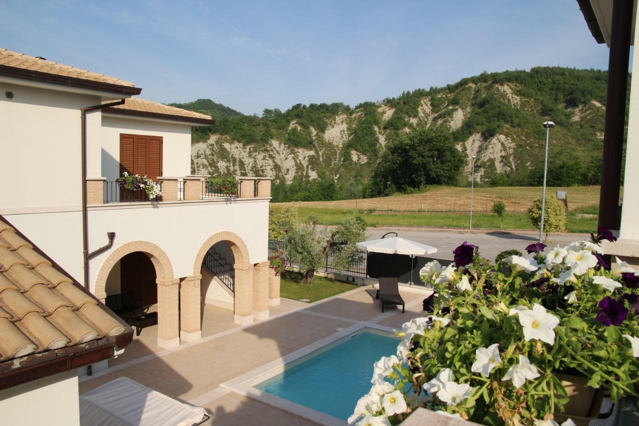 Residence Stella Del Gran Sasso Colledara Exterior foto