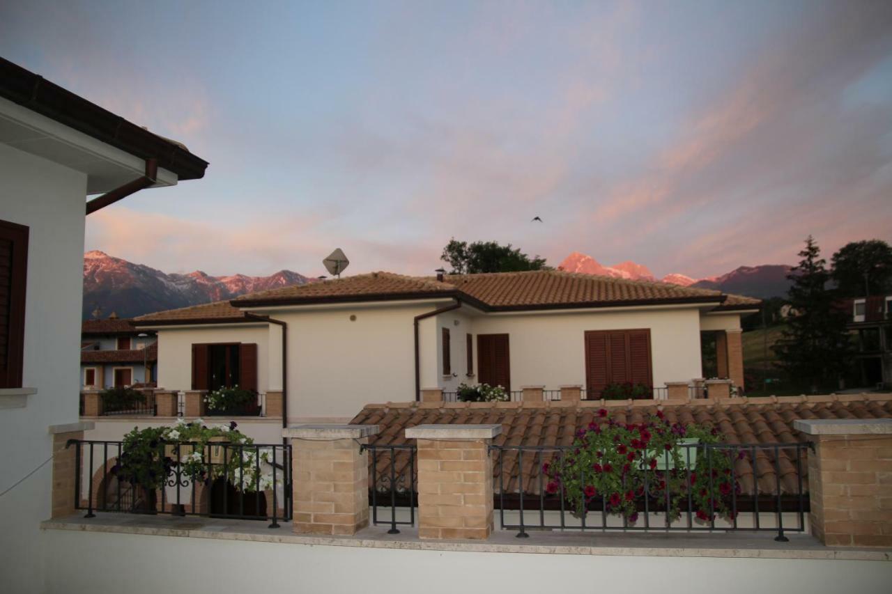 Residence Stella Del Gran Sasso Colledara Exterior foto